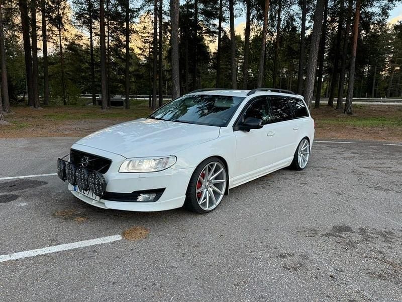 Begagnad 2015 Volvo V70 Kombi | 148 000 kr (Marknadspris) - Bild 1/4