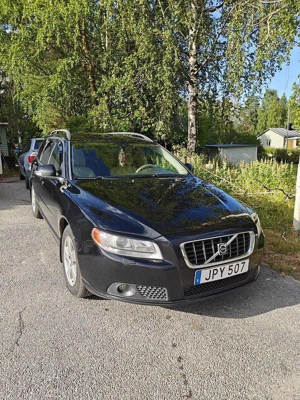 Svart Begagnad 2009 Volvo V70 Momentum Kombi | 35 000 kr (Bra pris) - Bild 1/4