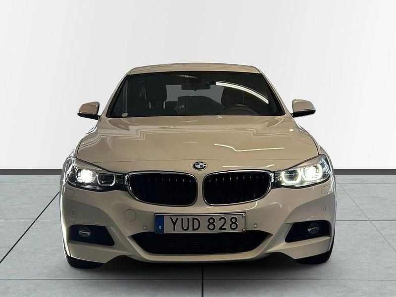Begagnad BMW 320 Gran Turismo M Sport 190 HK (139 kW) 2018 Vit Halvkombi
