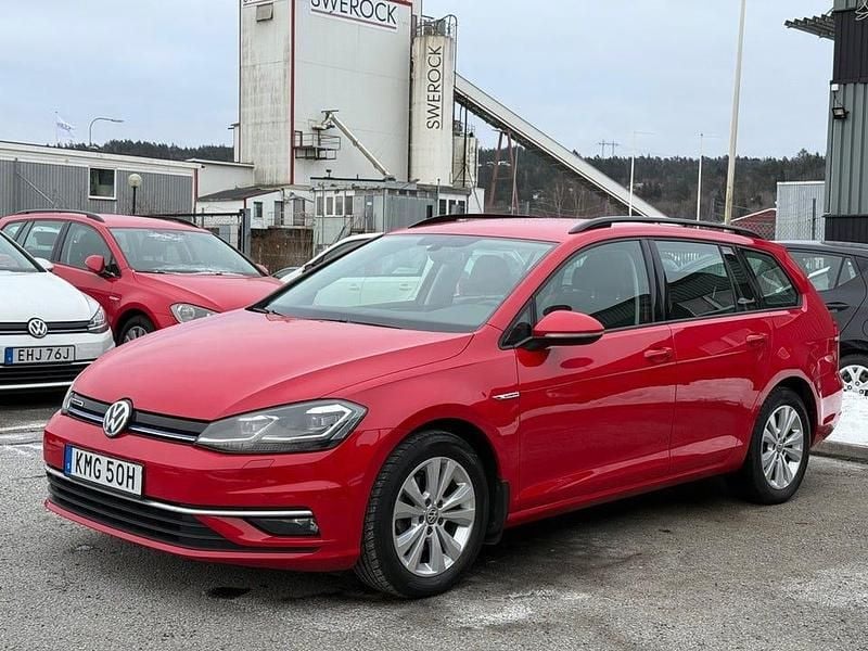 Begagnad VW Golf VIII 131 HK (96 kW) 2020 Röd