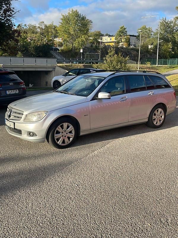 Begagnad 2010 Mercedes C180 Kombi | 55 000 kr (Marknadspris) - Bild 1/4