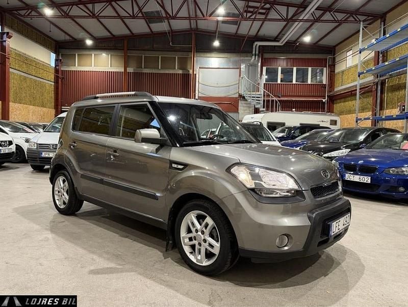 Grå Begagnad 2011 Kia Soul SUV | 80 700 kr (Marknadspris) - Bild 1/4