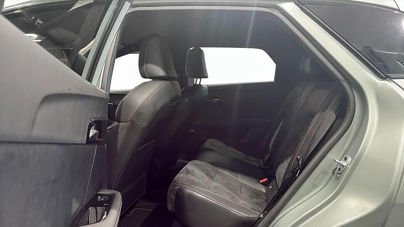 Begagnad MG MG4 EV 319 kW (435 HK) 2023 Grön Halvkombi