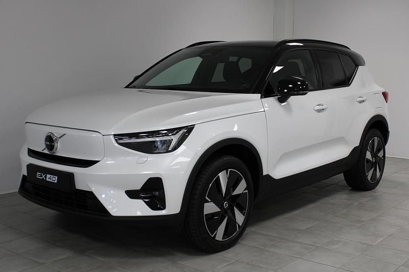 Vit Ny 2025 Volvo EX40 Single Motor Extended Range SUV | 575 000 kr (Marknadspris) - Bild 1/4