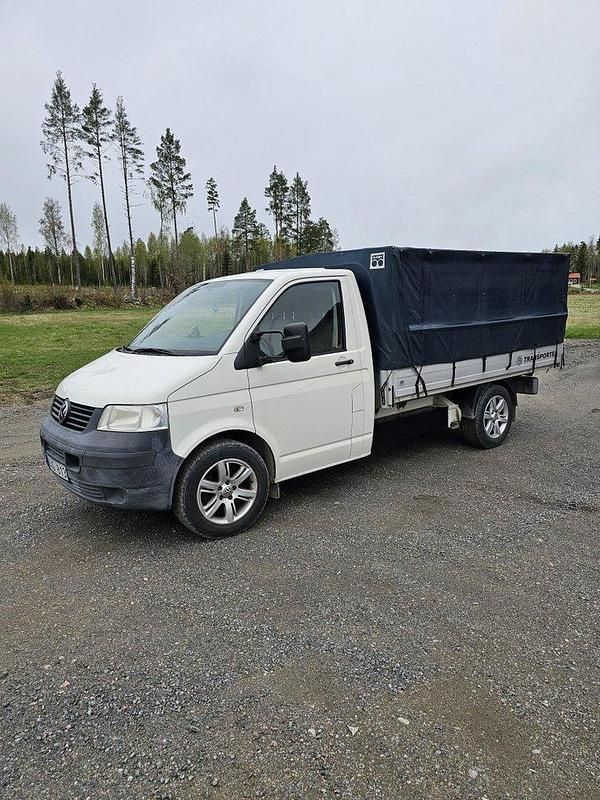 Vit Begagnad 2008 VW T5 Van | 82 500 kr (Marknadspris) - Bild 1/4