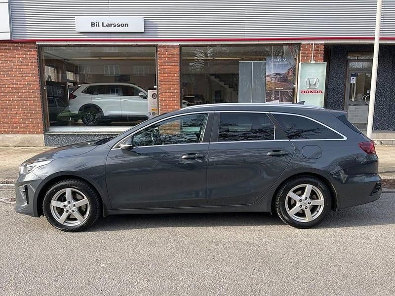 Begagnad Kia Ceed Sportswagon 120 HK (88 kW) 2018 Grå Kombi