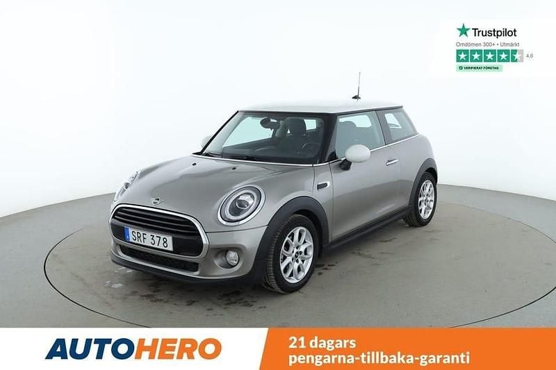 Grå Begagnad 2019 Mini Cooper Pepper Halvkombi | 189 000 kr (Marknadspris) - Bild 1/4