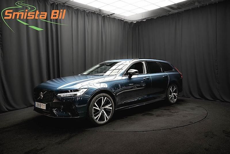 Begagnad Volvo V90 Plus 253 HK (186 kW) 2023 Mörkblå Kombi