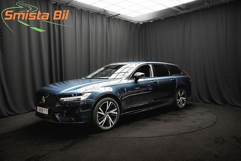 Mörkblå Begagnad 2023 Volvo V90 Plus Kombi | 397 800 kr (Bra pris) - Bild 1/3
