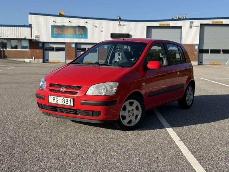 Röd Begagnad 2003 Hyundai Getz Halvkombi | 29 900 kr (Marknadspris) - Bild 1/4