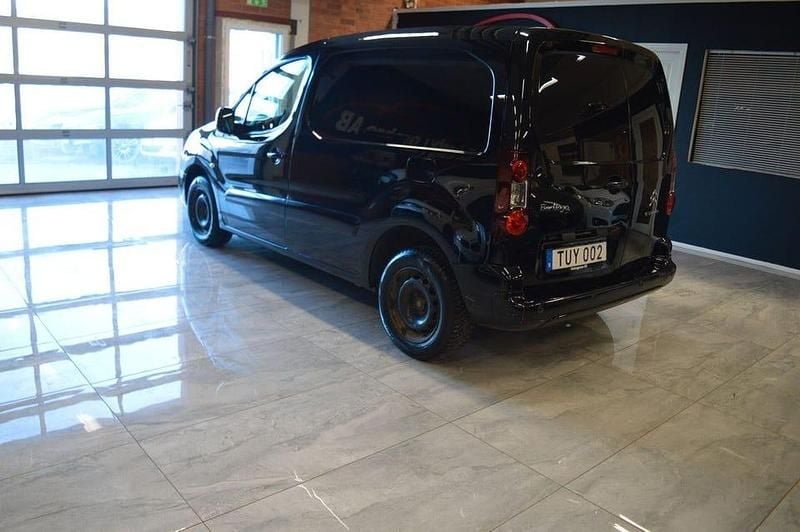 Begagnad Citroën Berlingo 100 HK (73 kW) 2017 Svart Minibuss