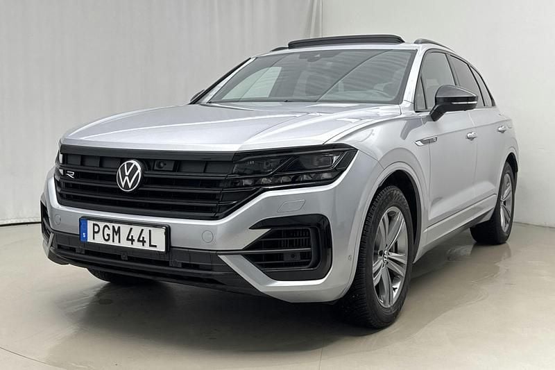 Silver Begagnad 2021 VW Touareg R SUV | 559 000 kr (Bra pris) - Bild 1/4