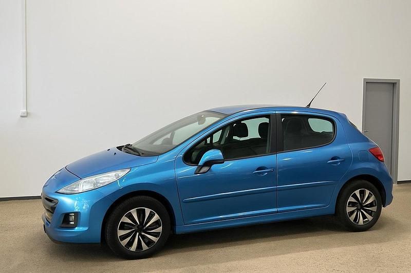 Blå Begagnad 2012 Peugeot 207 Halvkombi | 57 000 kr (Marknadspris) - Bild 1/4