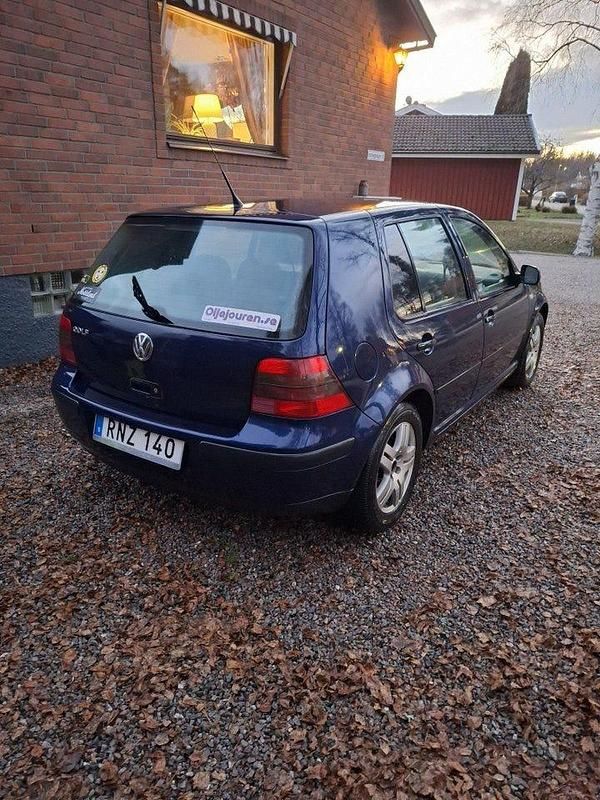 Begagnad 2000 VW Golf IV Trendline Halvkombi | 10 000 kr (Bra pris) - Bild 1/4