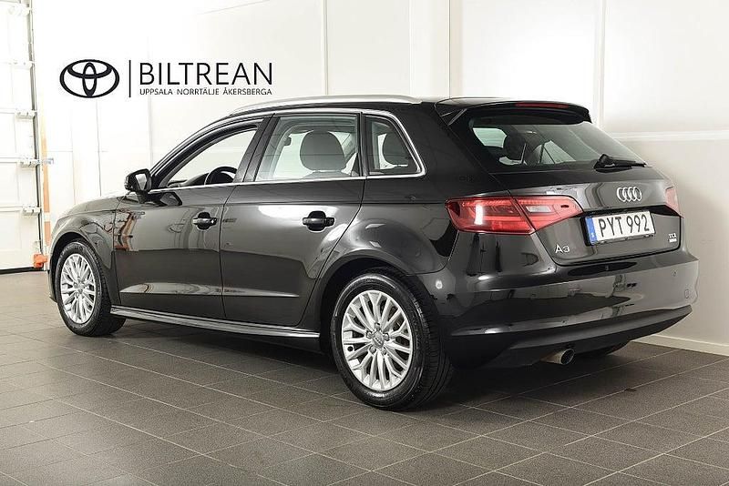 Begagnad Audi A3 Sportback Attraction 110 HK (80 kW) 2015 Svart Halvkombi