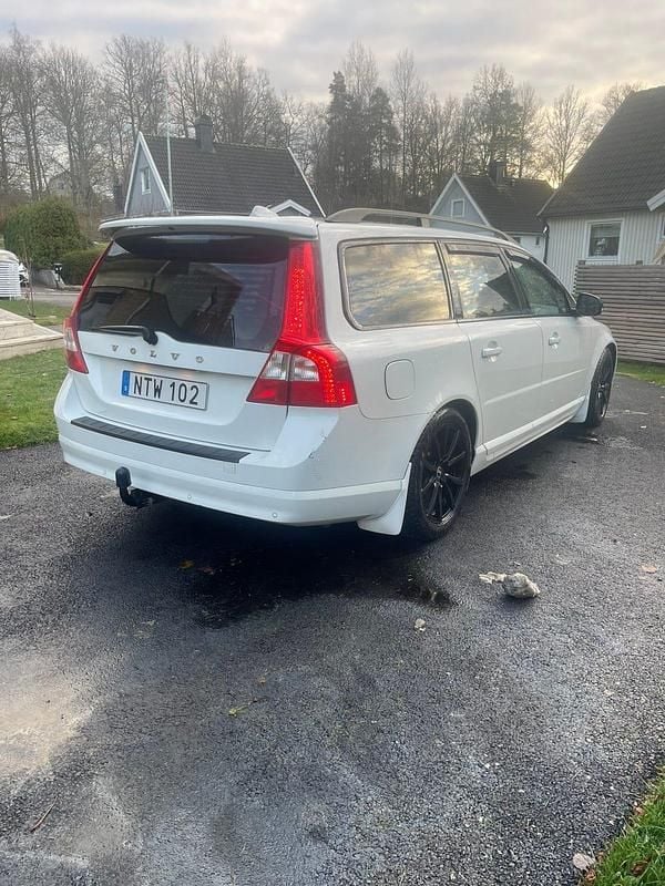 Begagnad 2012 Volvo V70 Kombi | 75 000 kr (Bra pris) - Bild 1/4