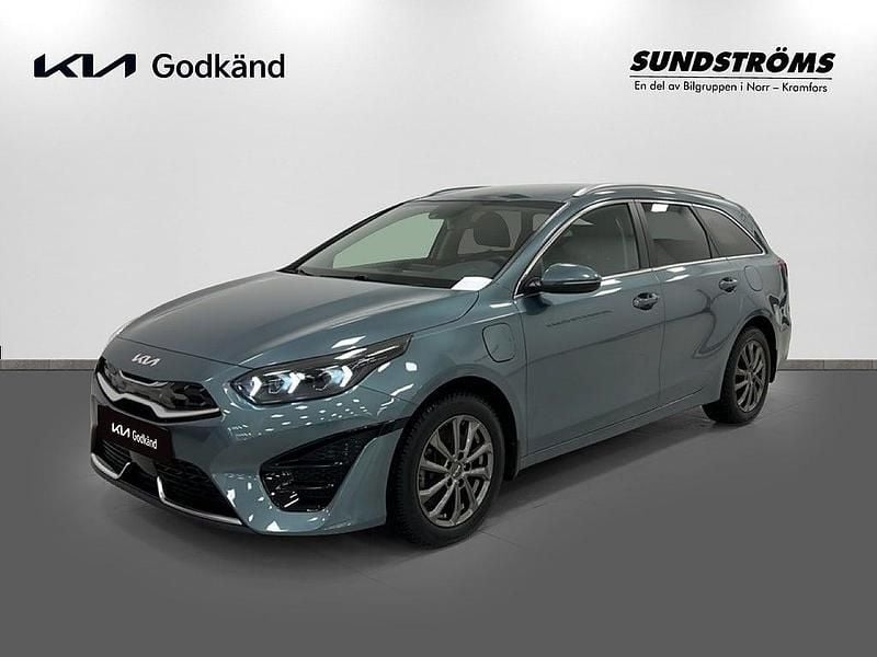 Grå Begagnad 2022 Kia Ceed Sportswagon Advance Kombi | 299 900 kr (Dyr) - Bild 1/4