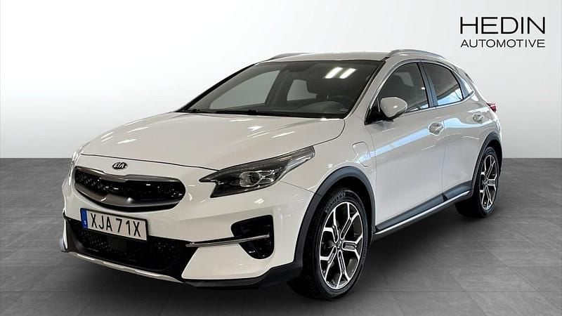 Vit (white) Begagnad 2021 Kia XCeed Advance SUV | 219 900 kr (Marknadspris) - Bild 1/4