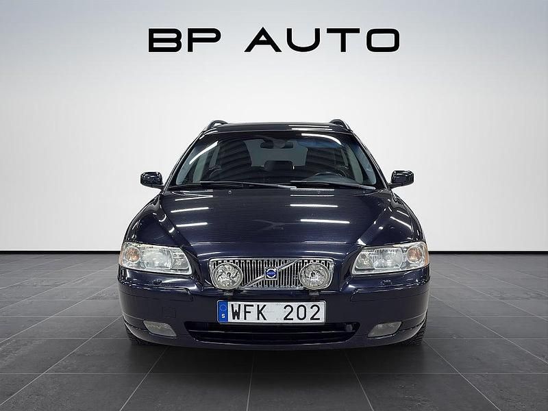 Begagnad Volvo V70 Momentum 209 HK (153 kW) 2004 Blå Kombi