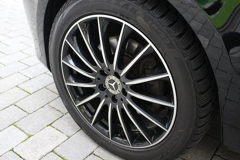 Begagnad Mercedes Vito 190 HK (139 kW) 2019 Svart Van