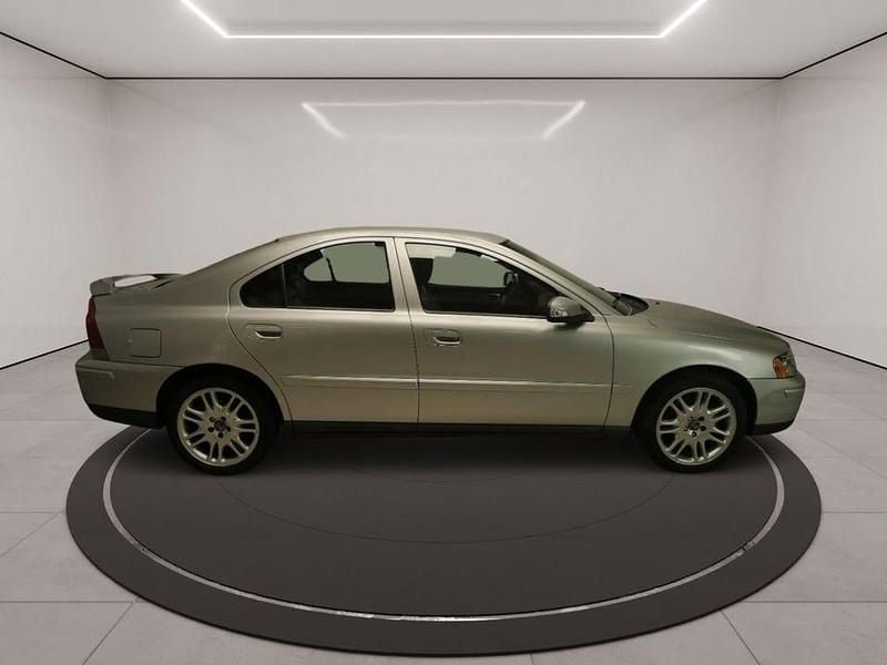 Begagnad Volvo S60 Kinetic 140 HK (102 kW) 2006 Ljusgrå Sedan