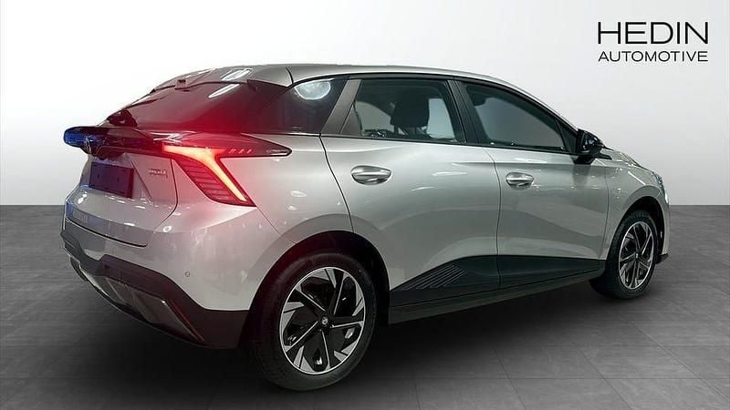 Begagnad MG MG4 EV 125 kW (170 HK) 2024 Grå Halvkombi