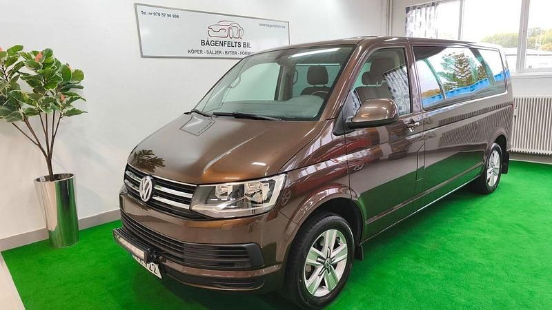 Brun (brun met) Begagnad 2019 VW Multivan Comfortline Minibuss | 450 000 kr (Marknadspris) - Bild 1/4