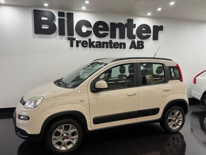 Brun Begagnad 2013 Fiat Panda 4x4 Halvkombi | 99 900 kr - Bild 1/4