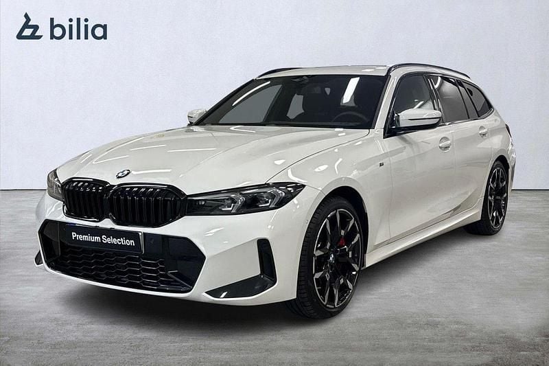 Vit Begagnad 2025 BMW 320 M Sport Kombi | 524 900 kr - Bild 1/4