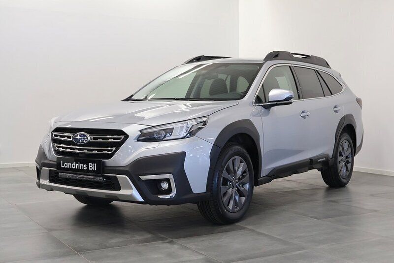 Grå Begagnad 2023 Subaru Outback SUV | 419 700 kr (Marknadspris) - Bild 1/4