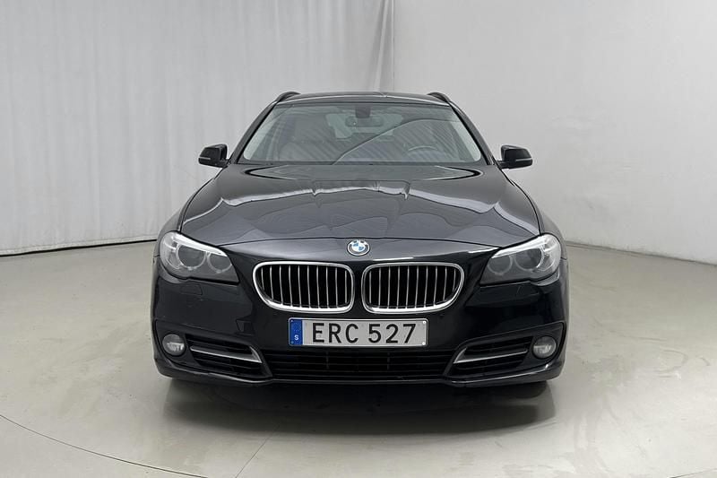 Begagnad BMW 520 190 HK (139 kW) 2015 Svart Kombi