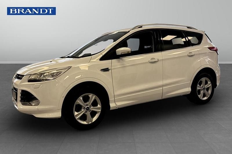 Vit Begagnad 2015 Ford Kuga SUV | 149 900 kr (Marknadspris) - Bild 1/4