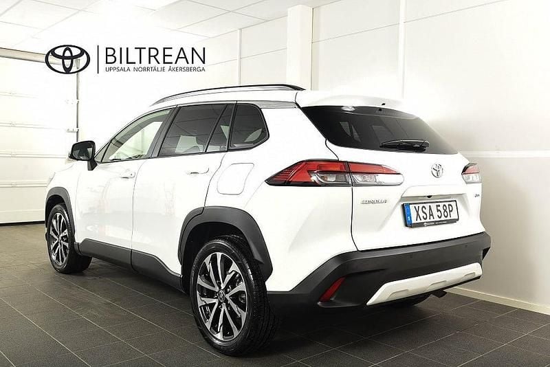 Begagnad Toyota Corolla Cross Style 197 HK (144 kW) 2024 Vit SUV
