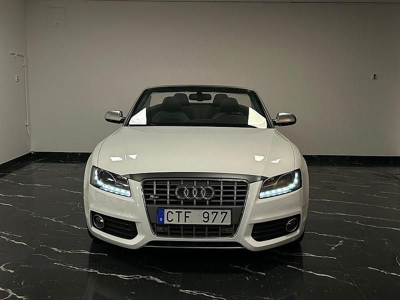 Begagnad Audi Cabriolet 333 HK (244 kW) 2009 Vit Cab