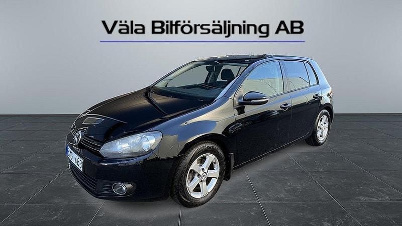 Svart Begagnad 2011 VW Golf VI Halvkombi | 49 900 kr (Marknadspris) - Bild 1/4