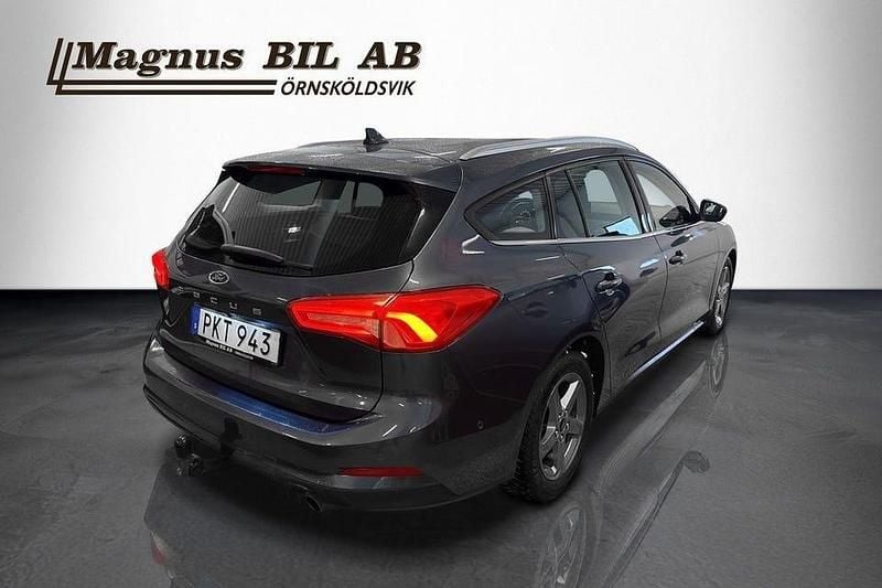 Begagnad Ford Focus Titanium 125 HK (91 kW) 2018 Blå Kombi