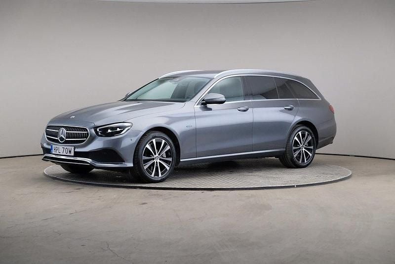 Grå Begagnad 2020 Mercedes E300 Avantgarde Kombi | 349 000 kr (Bra pris) - Bild 1/4