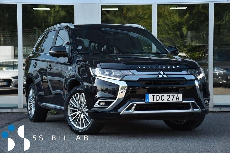 Svart Begagnad 2019 Mitsubishi Outlander P-HEV SUV | 234 900 kr (Marknadspris) - Bild 1/4