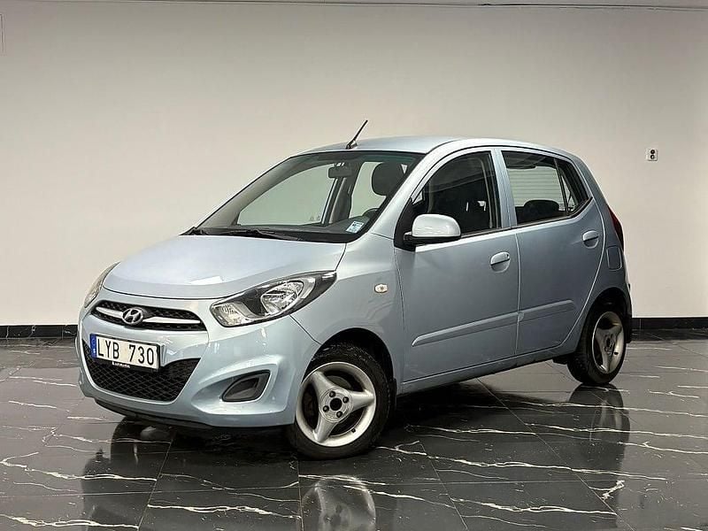 Begagnad Hyundai i10 69 HK (50 kW) 2011 Silver Halvkombi