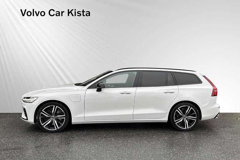 Begagnad Volvo V60 R-Design 344 HK (253 kW) 2021 Vit Kombi