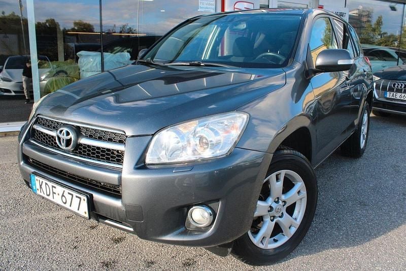 Mörkgrå (grå) Begagnad 2009 Toyota RAV4 Multidrive S SUV | 79 900 kr (Bra pris) - Bild 1/4