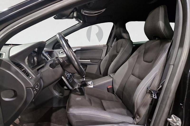 Begagnad Volvo XC60 Momentum 163 HK (119 kW) 2013 Svart SUV