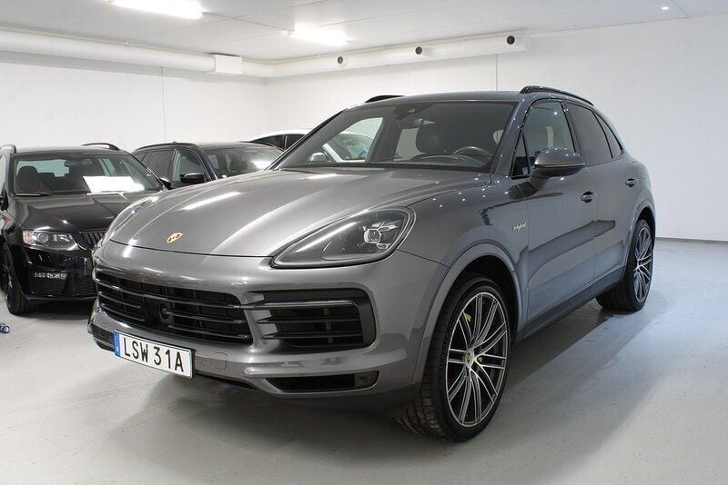 Begagnad Porsche Cayenne 463 HK (340 kW) 2019 Grå SUV