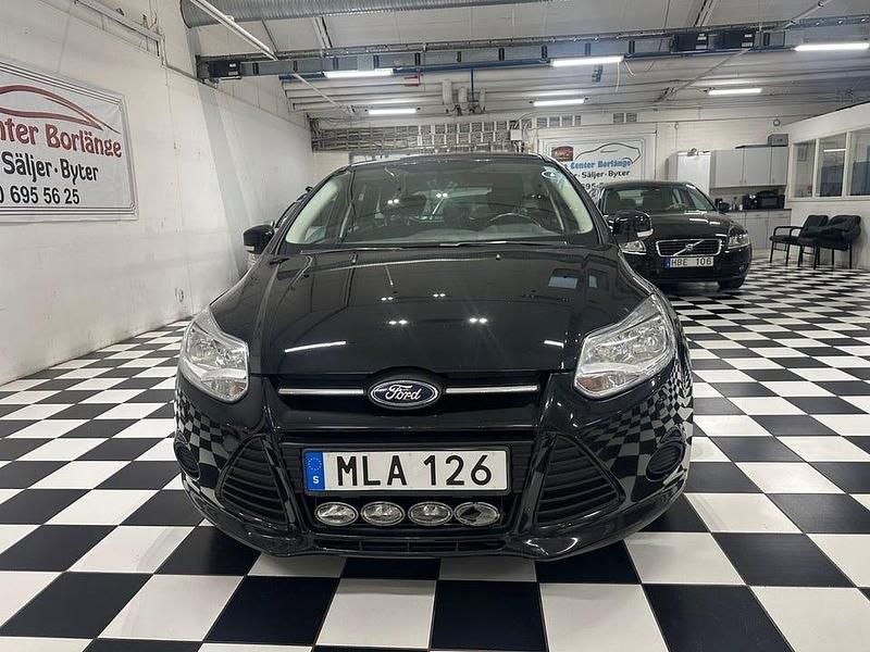 Begagnad Ford Focus Trend 150 HK (110 kW) 2014 Svart Kombi