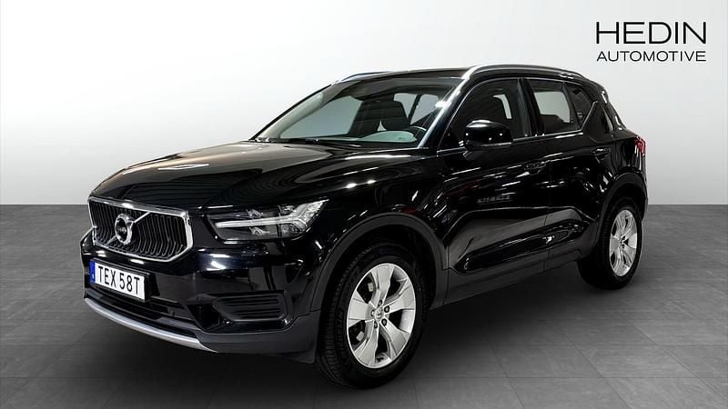 Svart (black) Begagnad 2021 Volvo XC40 Momentum SUV | 259 900 kr (Bra pris) - Bild 1/4