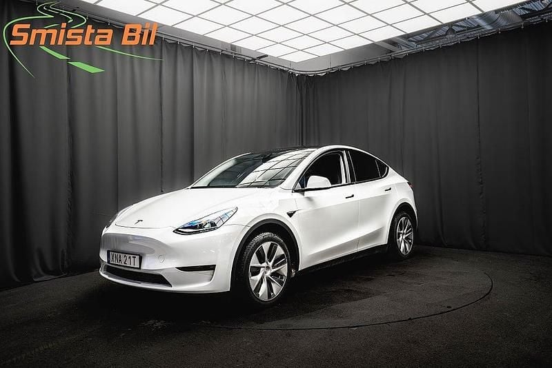 Vit Begagnad 2023 Tesla Model Y Long Range AWD SUV | 364 700 kr (Superpris) - Bild 1/3