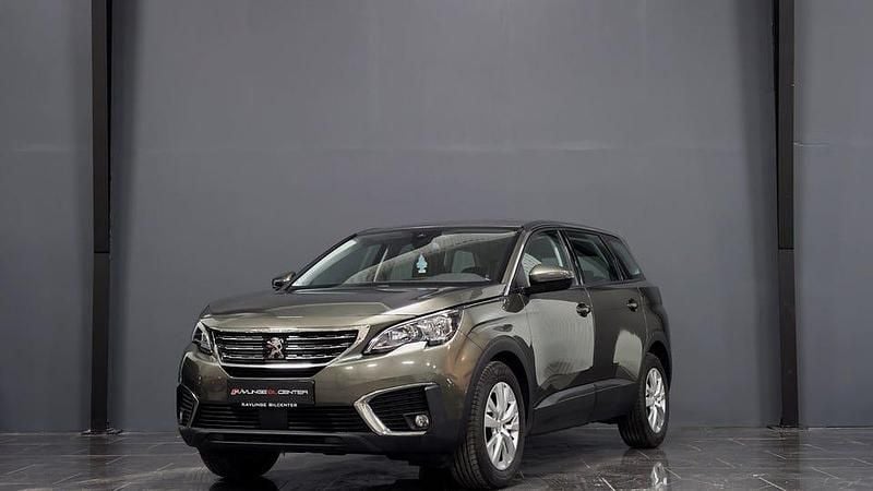 Grå Begagnad 2019 Peugeot 5008 SUV | 229 900 kr (Marknadspris) - Bild 1/4