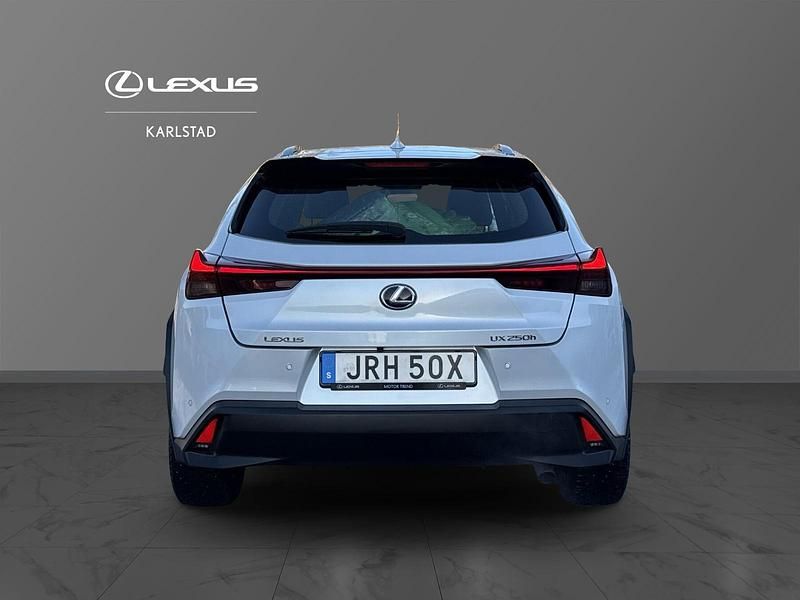 Begagnad Lexus UX 250h 186 HK (136 kW) 2019 Vit SUV