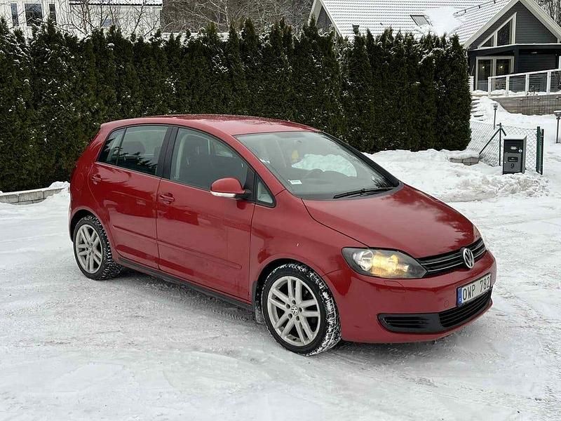 Röd Begagnad 2012 VW Golf Plus Cross Minibuss | 54 900 kr (Marknadspris) - Bild 1/4