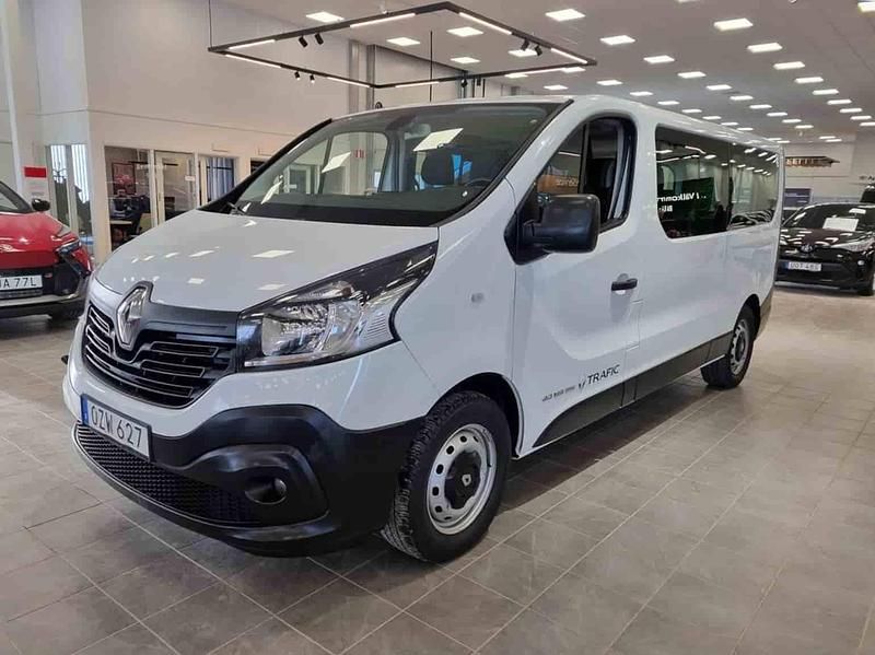 Vit Begagnad 2016 Renault Trafic Minibuss | 199 000 kr (Dyr) - Bild 1/1